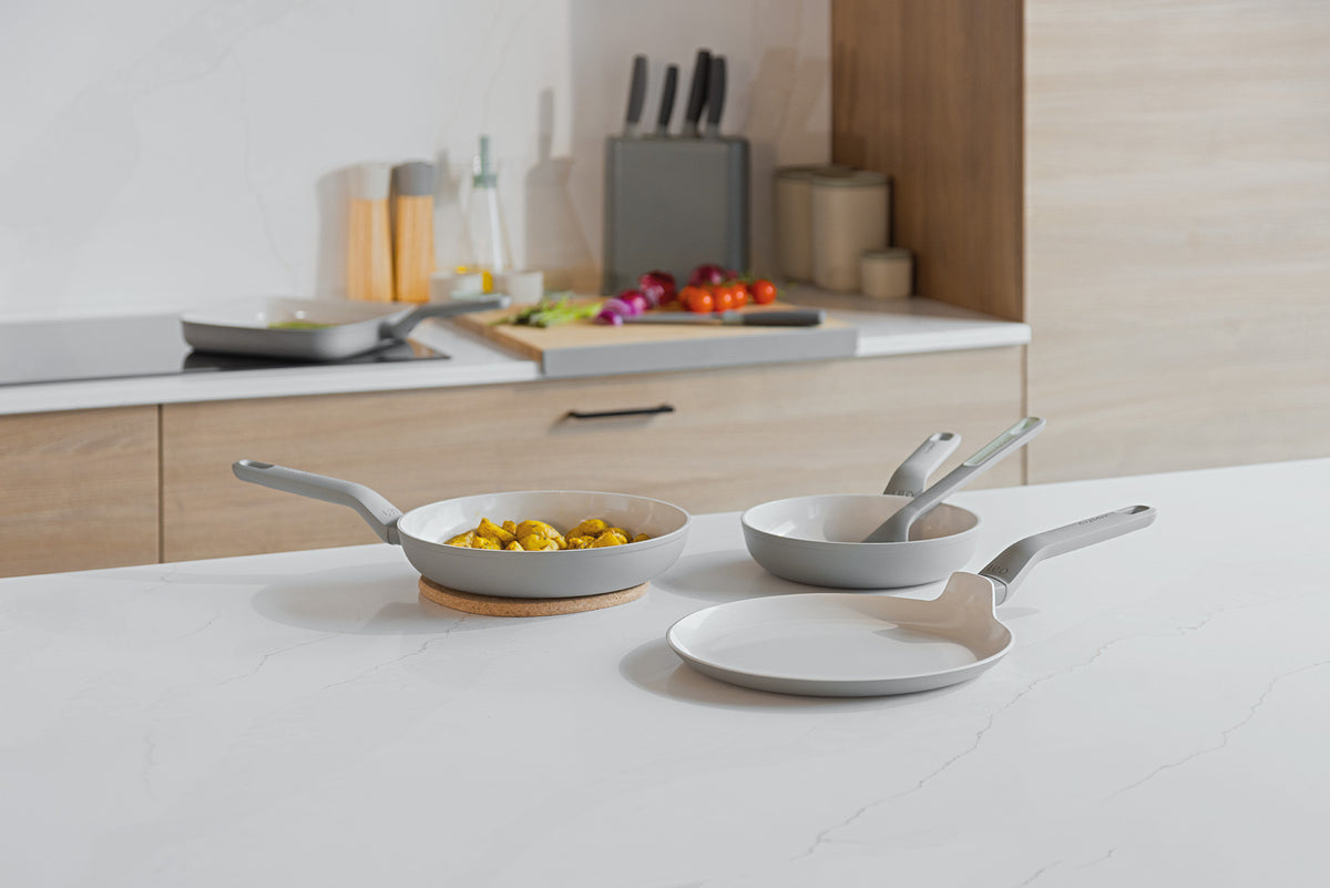 Balance 4 daļu nepiedegošo pannu komplekts ar lāpstiņu, Moonmist – 4