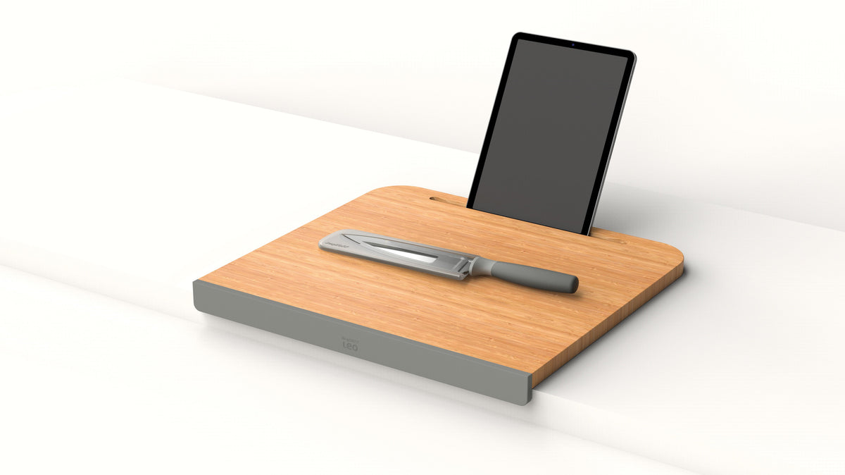 Balance Bamboo Cutting Board with Tablet Stand 45 × 41 cm – 5