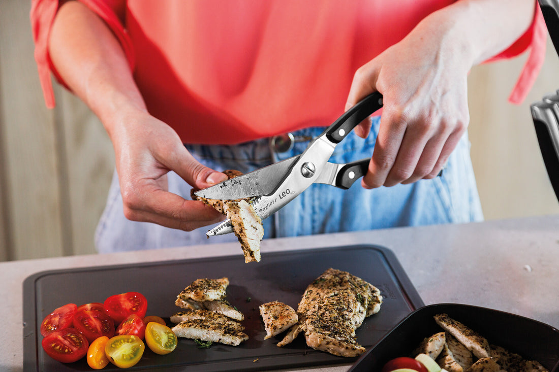 BergHOFF Poultry Shears - Graphite Series with Forged Blades, Safety Clip and Easy-Clean Design