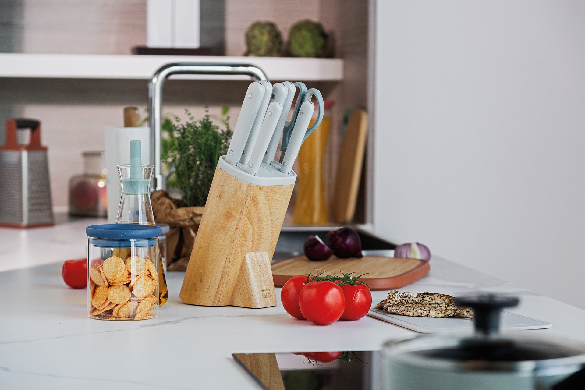 BergHOFF 7-Piece Knife Block Set - Glints Spirit with Magnetic Side and Colorful Stainless Steel Knives